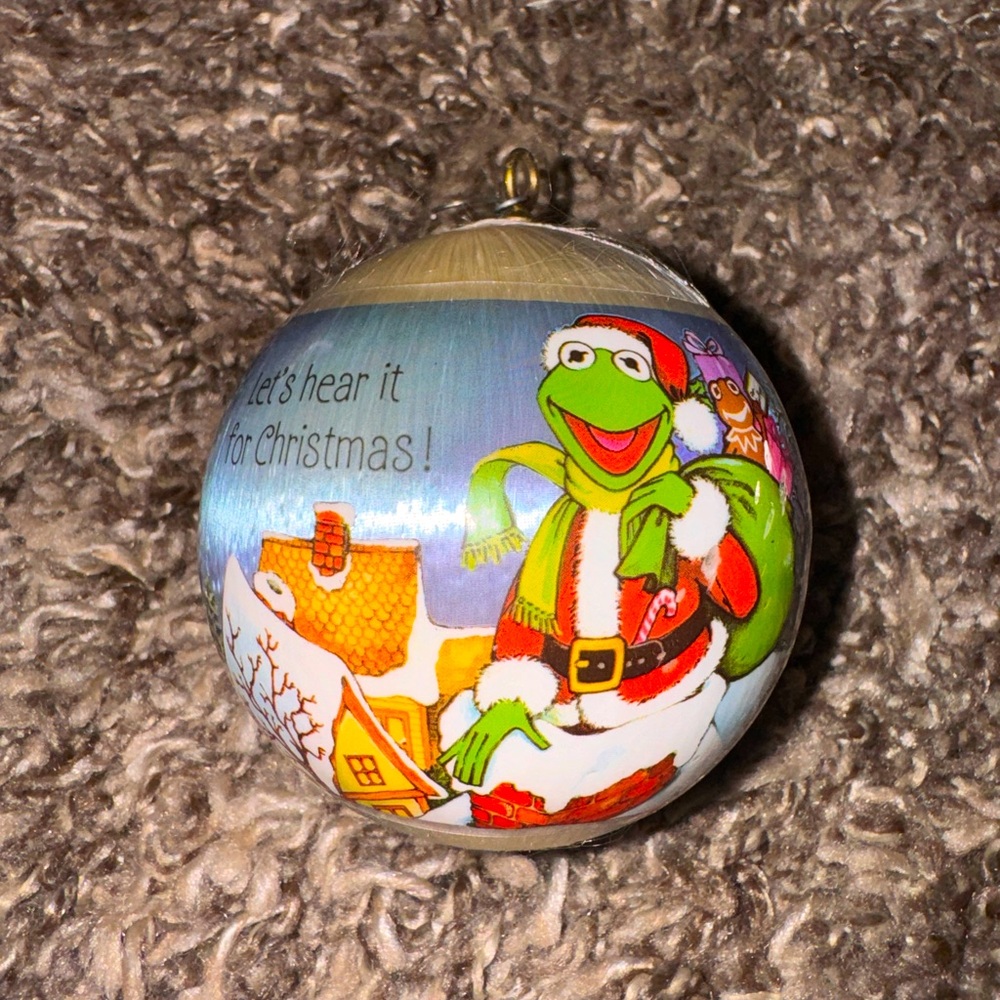 Vintage 1981 Kermit the frog and Miss Piggy satin ornament